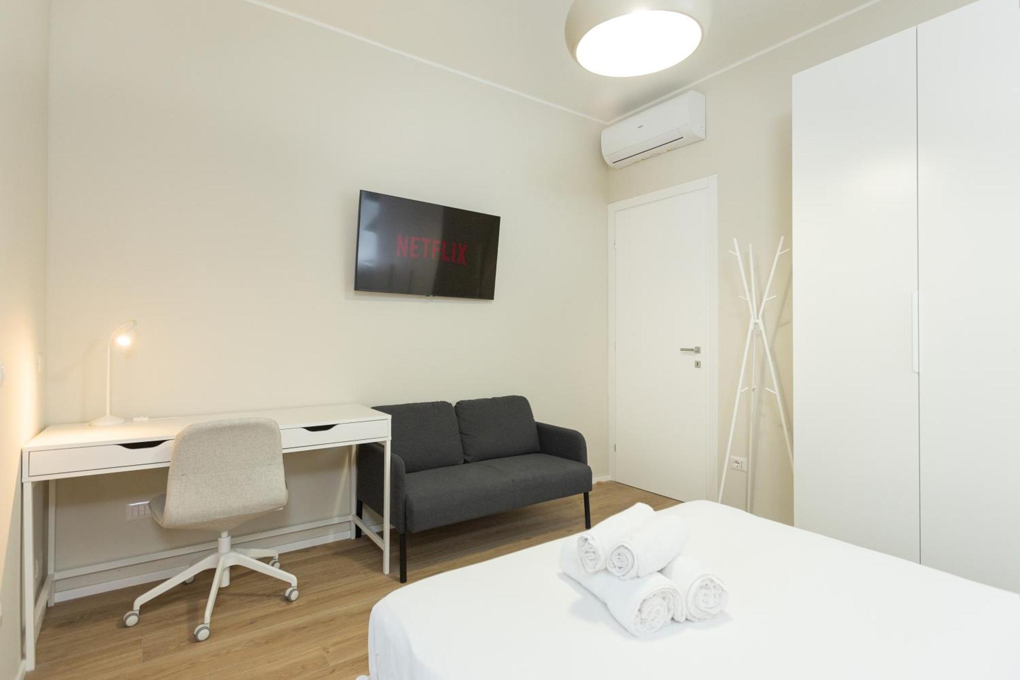 Dreams Exclusive Apartments With Terrace - Free Parking - M1 Station - Near Center Milan Exterior photo